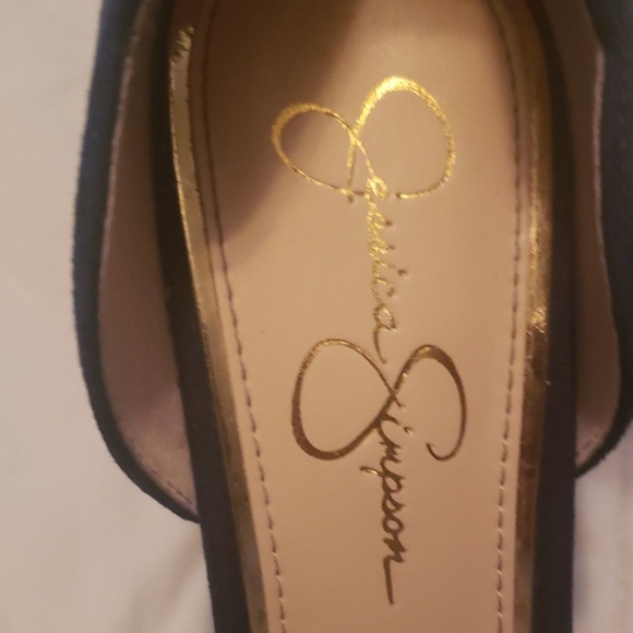 Heels - Picture 2 of 3